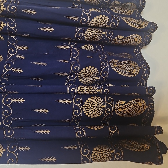 Chic Black and Gold Paisley Maxi Dress - Picture 6 of 6